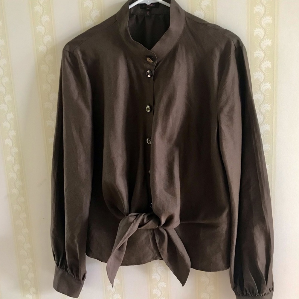 ESCADA. Mandarin collar, tie waist, peplum bottom, gathered back.